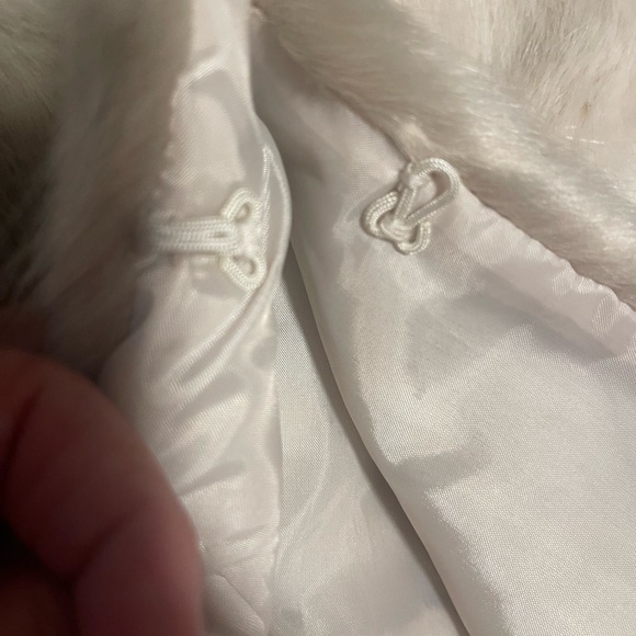 Mayoral Girl Faux Fur Girl’s Vest Sz T5 - Picture 7 of 10